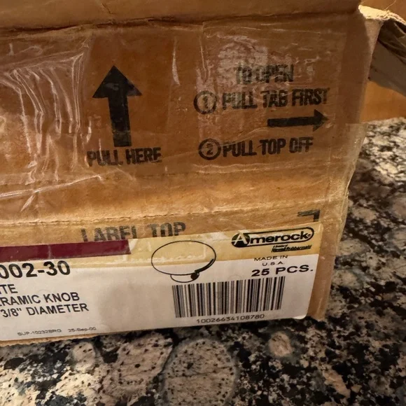 White ceramic knobs - Picture 5 of 6